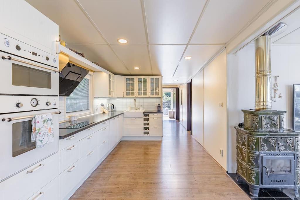 Ocarujuci Houseboat Na Dunaji Bratislava Exterior foto