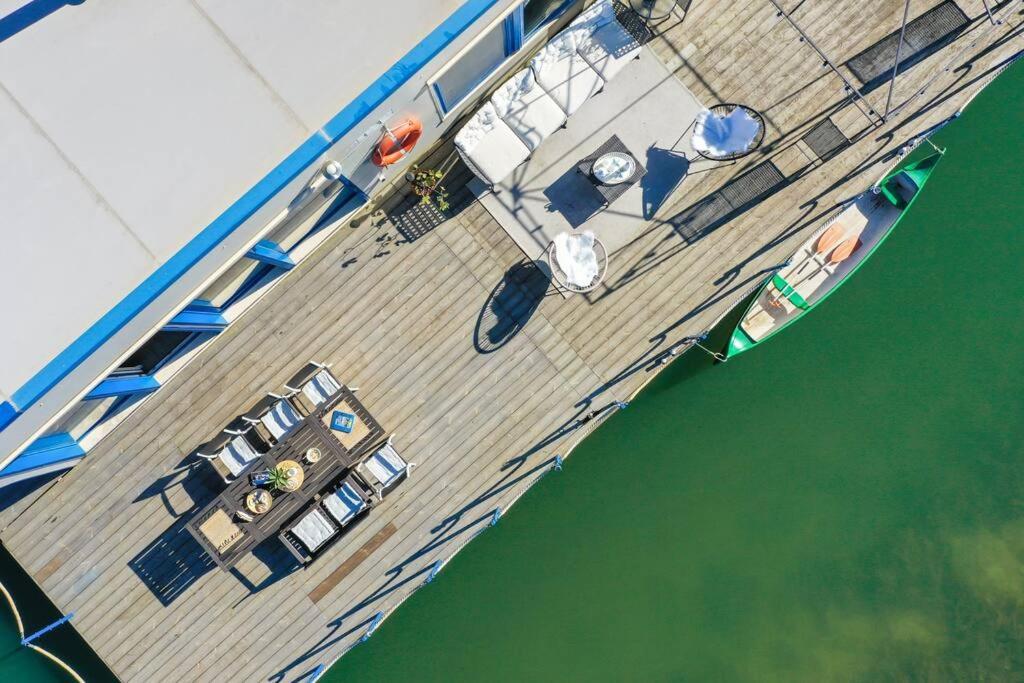 Ocarujuci Houseboat Na Dunaji Bratislava Exterior foto